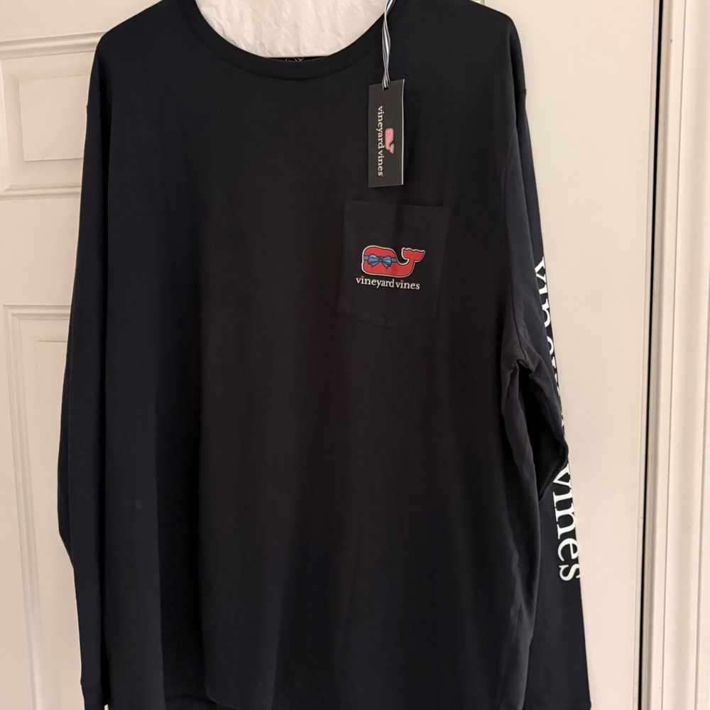 Vineyard Vines Valentine's Day Unisex Tee-chocolate box whale theme